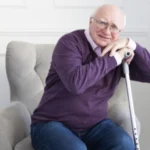 ​​杖がなくても安全に歩けますか⁉︎両親がなかなか杖を使ってくれません